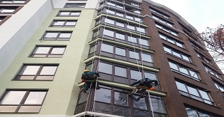 Установка крыши на балкон Елизово цена от 1032 руб. м/2.